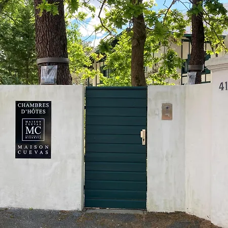 Guest house Maison Cuevas 2*